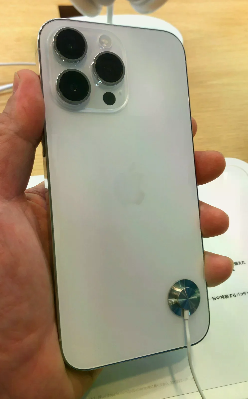 日本名古屋店內的iPhone展示機。