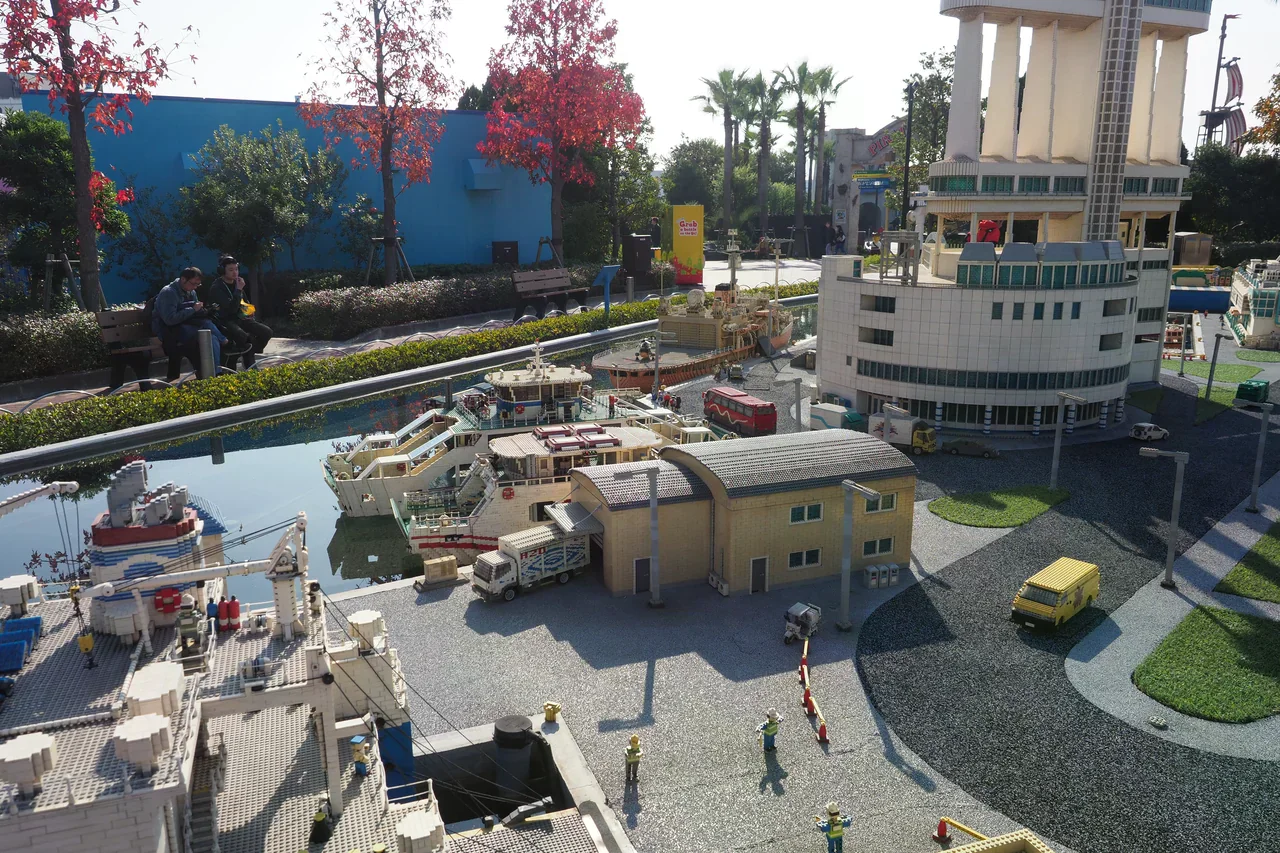 LEGOLAND Japan 園內，以積木呈現的港區城市模型。
