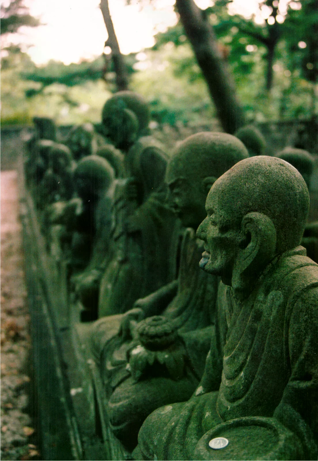 喜多院一列石雕羅漢像的近景