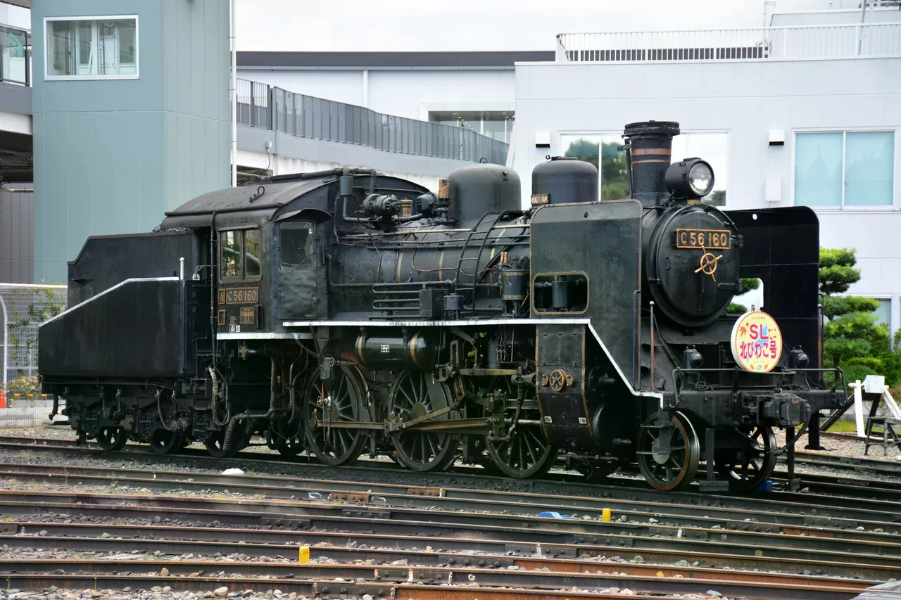 京都鐵道博物館的 C56 160 蒸汽機車，車頭掛有 SL 北びわこ號標示。