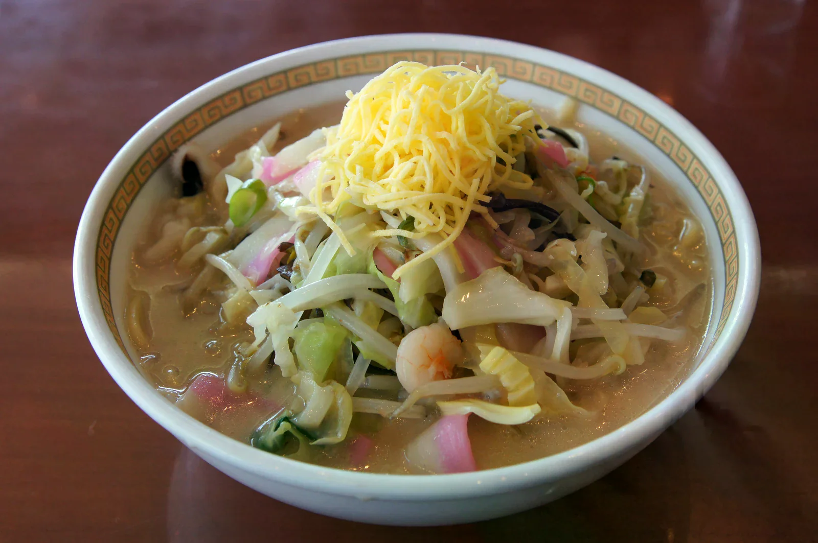 四海樓ちゃんぽん湯麵與蔬菜配料