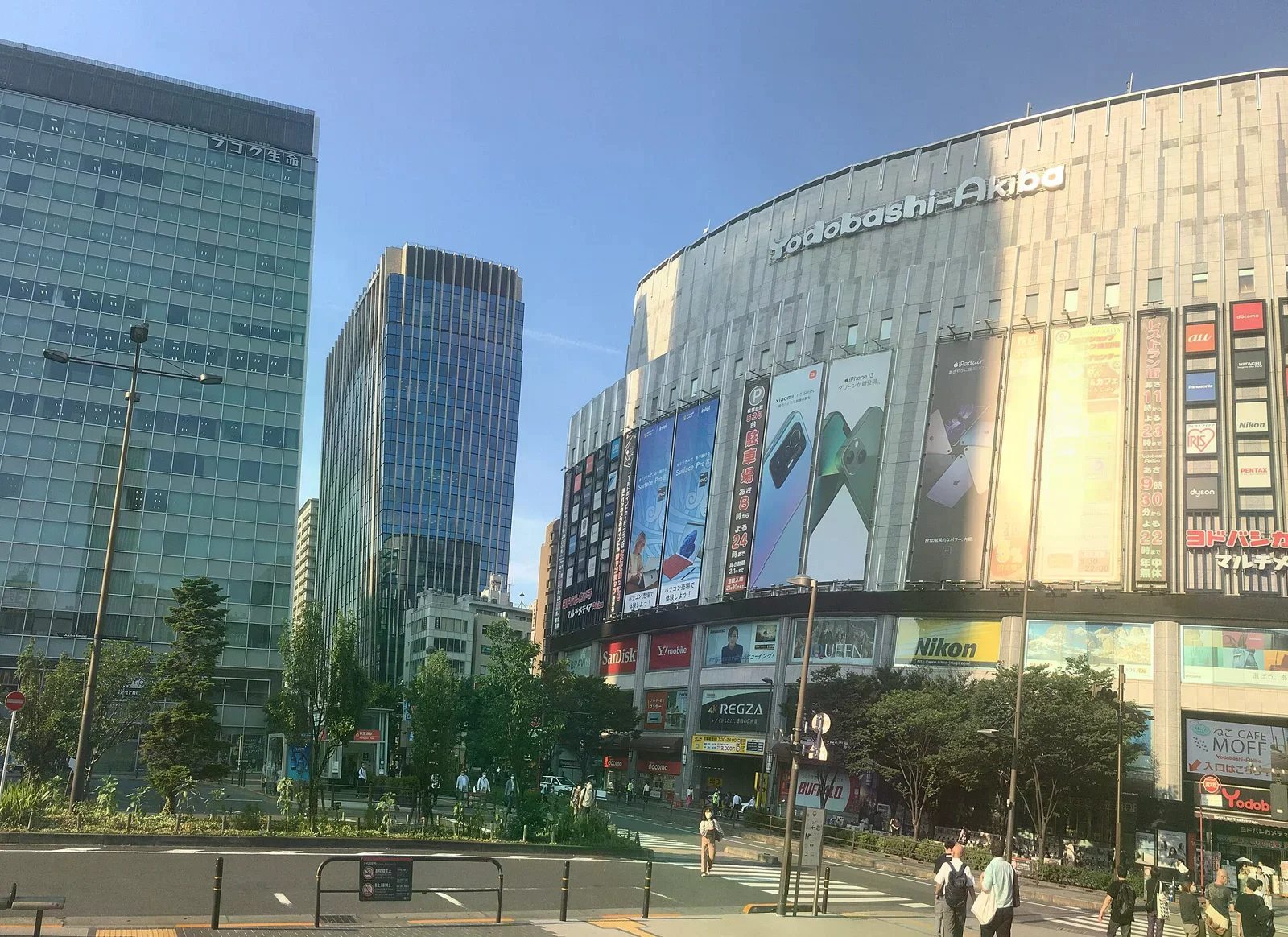 Yodobashi Akiba店外觀（2022年）。
