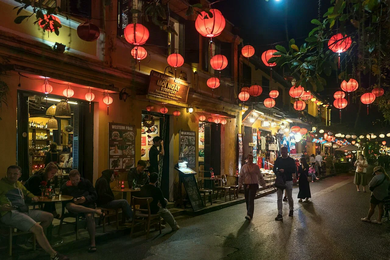 會安古城夜間燈籠街景